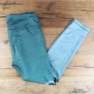 SHAPE GREEN OMBRE TROPICAL TRIBAL PRINT LEGGINGS SIZE LARGE NWOT